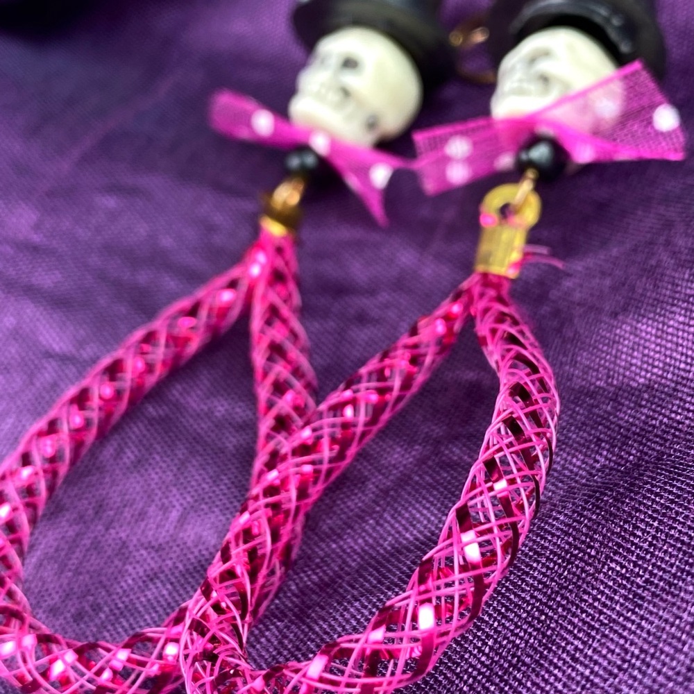 SKULL EARRINGS w/ PURPLE